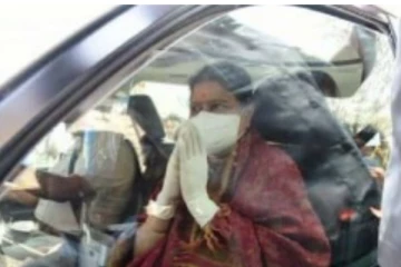 சசிகலாவை ரகசியமாக சந்தித்த அந்த நபர் யார்?