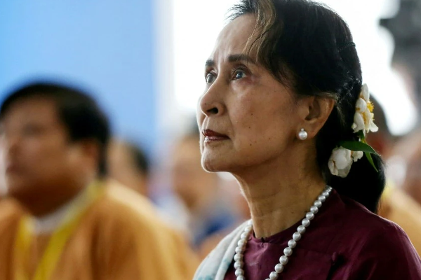 மியன்மார் தலைவர் ஆங் சான் சூகிக்கு சிறைத்தண்டனையை விதித்த இராணுவ நீதிமன்றம்! | Myanmars Suu Kyi Handed 5 Year Jail