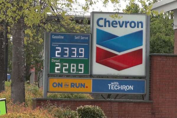 வான்கூவரில் எகிறிய எரிவாயு விலை! | Gas Prices Soared In Vancouver