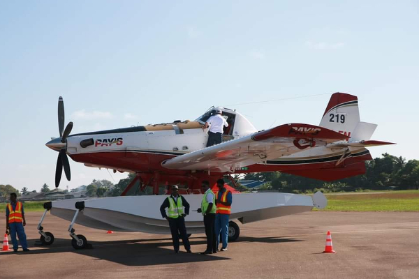 ரத்மலானை விமான நிலையத்தில் தரையிறங்கிய 4 ஏயார் ட்ரக்டர்ஸ் | 4 Air Tractors Landed At Rathmalana Airport