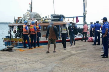 கடல் வழியாக வெளிநாடு செல்ல முயற்சித்த 64 பேர் கைது