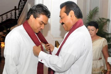 பிரதமர் பதவியில் இருந்து விலகத் தயாராகும் மஹிந்த