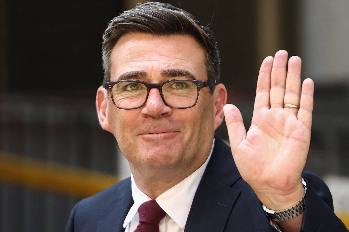 பிரித்தானியாவின் புதிய பிரதமராகிறார் ஆண்டி பர்ன்ஹாம் | Andy Burnham Set Become Britain New Prime Minister பிரித்தானியாவின் புதிய பிரதமராகிறார் ஆண்டி பர்ன்ஹாம் | Andy Burnham Set Become Britain New Prime Minister