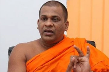 ஞானசார தேரரைக் கைது செய்யது நீதிமன்றில் முன்னிலைப்படுத்துமாறு பிடியாணை