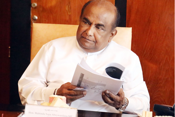 சர்வதேச ரீதியில்  கவனம் பெற்ற இலங்கை அரசியல் களம்; வாபஸ் பெற்ற சஜித்!  ஜனாதிபதி பதவியை கைப்பற்றப்போவது யார்! | Lankan Political Received International Attention