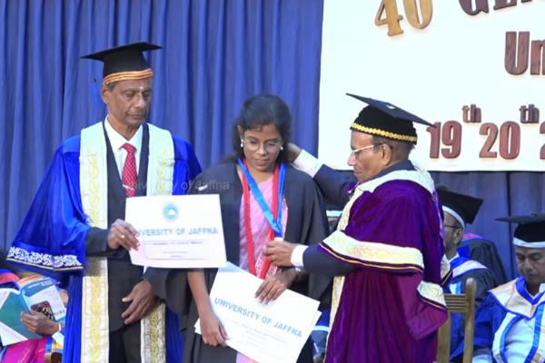 யாழ்ப்பாணப் பல்கலைக்கழக பட்டமளிப்பு ; மருத்துவத்துறையில் 8 தங்கப்பதக்கம் பெற்ற சாதனையாளர் | Jaffna University 40Th Convocation 8 Gold Medals யாழ்ப்பாணப் பல்கலைக்கழக பட்டமளிப்பு ; மருத்துவத்துறையில் 8 தங்கப்பதக்கம் பெற்ற சாதனையாளர் | Jaffna University 40Th Convocation 8 Gold Medals