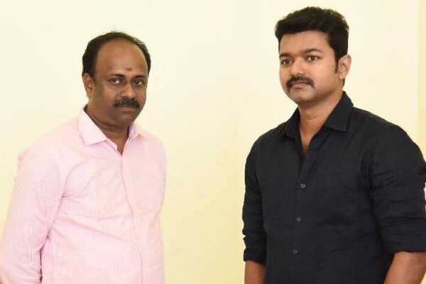ரஜினி பெயரில் நடந்த ரூ.15 கோடி மோசடி - பிரபல தயாரிப்பாளர் மீது பரபரப்பு புகார் | Thenandal Films Involves Rs15 Crore Cheating Case