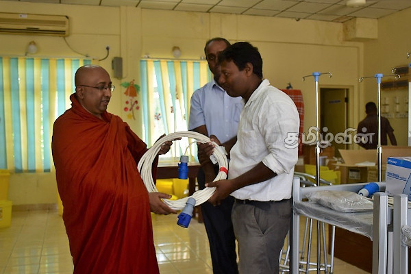 மன்னார் மாவட்ட வைத்தியசாலைகளுக்கு மில்லியன் ரூபாய் பெறுமதியான பொருட்கள் கையளிப்பு | Donation Medical Supplies Worth 40 Million Mannar