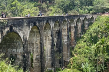 எல்ல 9 வளைவு பாலத்தில் மரணம்; கீழே குதித்தாரா?