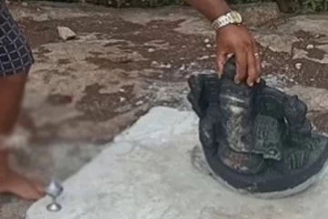 தமிழர் பகுதி வழிபாட்டிடத்தை இடித்தழிக்க அரசாங்கம் அனுமதி!