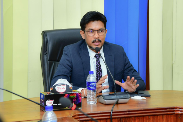 இலங்கையில் சிறுவர் சமூக வலைத்தளத்தை தடை செய்ய அரசாங்கம் தீவிர பரிசீலனை | Sri Lanka Is Considering Ban Children Social Media