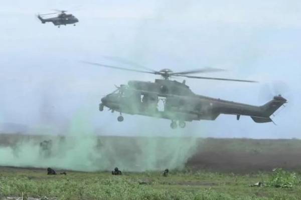 ஈரானில் விழுந்து நொறுங்கிய இராணுவ உலங்குவானூர்தி: 4 பேர் உயிரிழப்பு | Military Helicopter Crashesiran 4 Killed