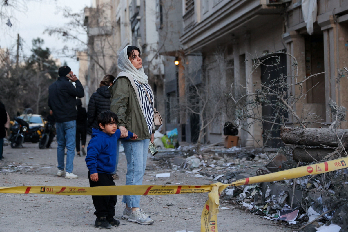 ஈரானில் 3.2 மில்லியனுக்கும் அதிகமான மக்கள் இடம்பெயர்வு; இன்னொரு முள்ளிவாய்கால் அவலம்! | War Over 3 2 Million People Displaced In Iran