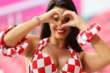 இது மட்டும் நடந்திட்டா நிர்வாணமாக செல்வேன் - பிரபல அழகி பரபரப்பு பேச்சு