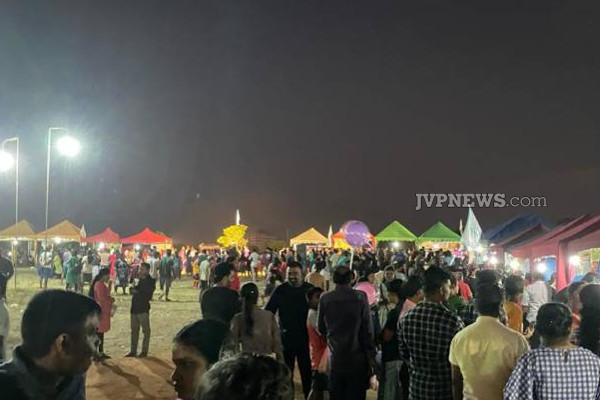 யாழ்ப்பாணத்தில் பாரம்பரிய உணவை தேடி படையெடுத்த மக்கள்! | People Invading Jaffna Search Of Traditional Food