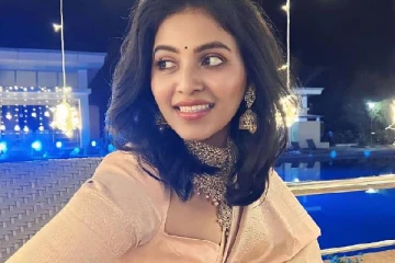 லிப்லாக்-க்கு ஓகே அந்த காட்சியா வேண்டவே வேண்டாம்!! கேரவனில் அழுத நடிகை அஞ்சலி கூறிய உண்மை..