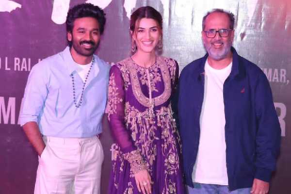 தனுஷுக்கு இந்த முஞ்சி..பங்கமாக கலாய்த்த இயக்குநர்!! ட்ரெண்ட்டாகும் வீடியோ.. | Dhanush Has Said That The Director Tere Ishk Mein