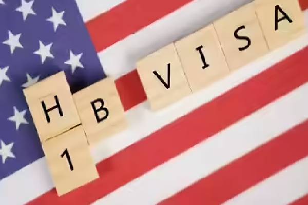 டொனால்ட் ட்ரம்ப் கொண்டு வந்துள்ள H-1B விசா கட்டண உயர்வுக்கு எதிராக நீதிமன்றத்தில் வழக்கு | Court Challenges Donald Trump S H 1B Visa Fee Hike டொனால்ட் ட்ரம்ப் கொண்டு வந்துள்ள H-1B விசா கட்டண உயர்வுக்கு எதிராக நீதிமன்றத்தில் வழக்கு | Court Challenges Donald Trump S H 1B Visa Fee Hike