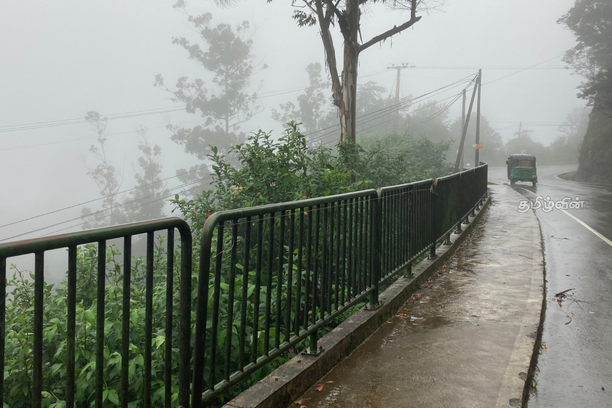 நுவரெலியா மாவட்டத்தின் பல பகுதிகளில் கடும் மழை - சாரதிகளுக்கு பொலிஸாரின் முக்கிய அறிவுறுத்தல் | Nuwaraeliya Distric Weather Update
