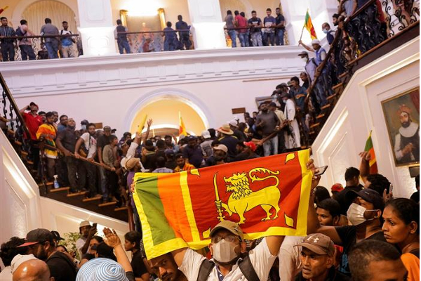 கோட்டாபய மாயம் - தவிக்கும் அமைச்சர்கள் | Where Is Gotabaya Rajapaksa Now