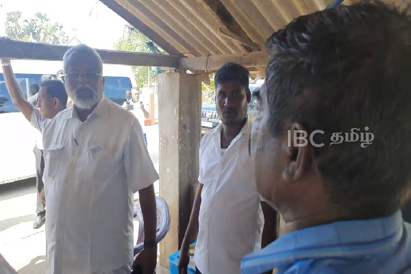 கட்டுப்படுத்தப்பட்ட இந்திய அத்துமீறல் - முல்லைத்தீவில் பிடிபட்ட பெருமளவு இறால்கள்! | India Fisher Man Mullaitivu Fishing Douglas Shrimp