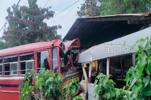 வடக்கு கிழக்கில் அரச பேருந்துகள் கோர விபத்து! | Accident Ctb Jaffna And Batticalo Today Peoples
