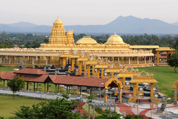 15,000 கிலோ தங்கத்தால் கட்டப்பட்ட கோவில் பற்றி தெரியுமா? | Golden Temple Vellore Sri Lakshmi Narayani Golden