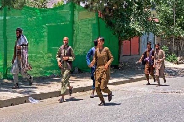 ஆப்கானிஸ்தானில் பள்ளிவாசலில் குண்டுத் தாக்குதல்; 11 பேர் பலி! | Mosque Bombing In Afghanistan 11 People Died