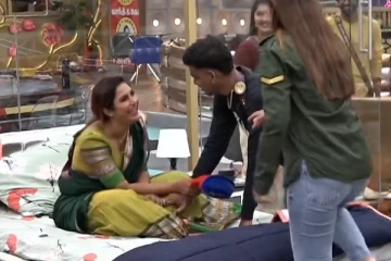 எங்கடா கை வைக்குற.. மைனாவிடமும் எல்லைமீறிய அசல் கோளாறு