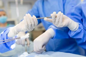 உதட்டுக்கு பதில் சிறுவனுக்கு அந்தரங்க உறுப்பில் ஆபரேஷன் - கொதித்த உறவினர்கள்