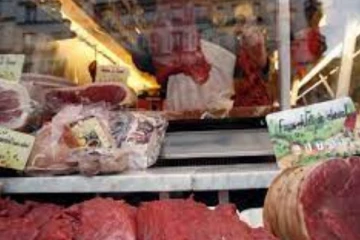 மாட்டிறைச்சி என ஏமாற்றி விற்கப்பட்ட பொருள்: பல விதங்களில் ஏமாற்றப்பட்டதால் கோபத்தில் மக்கள்