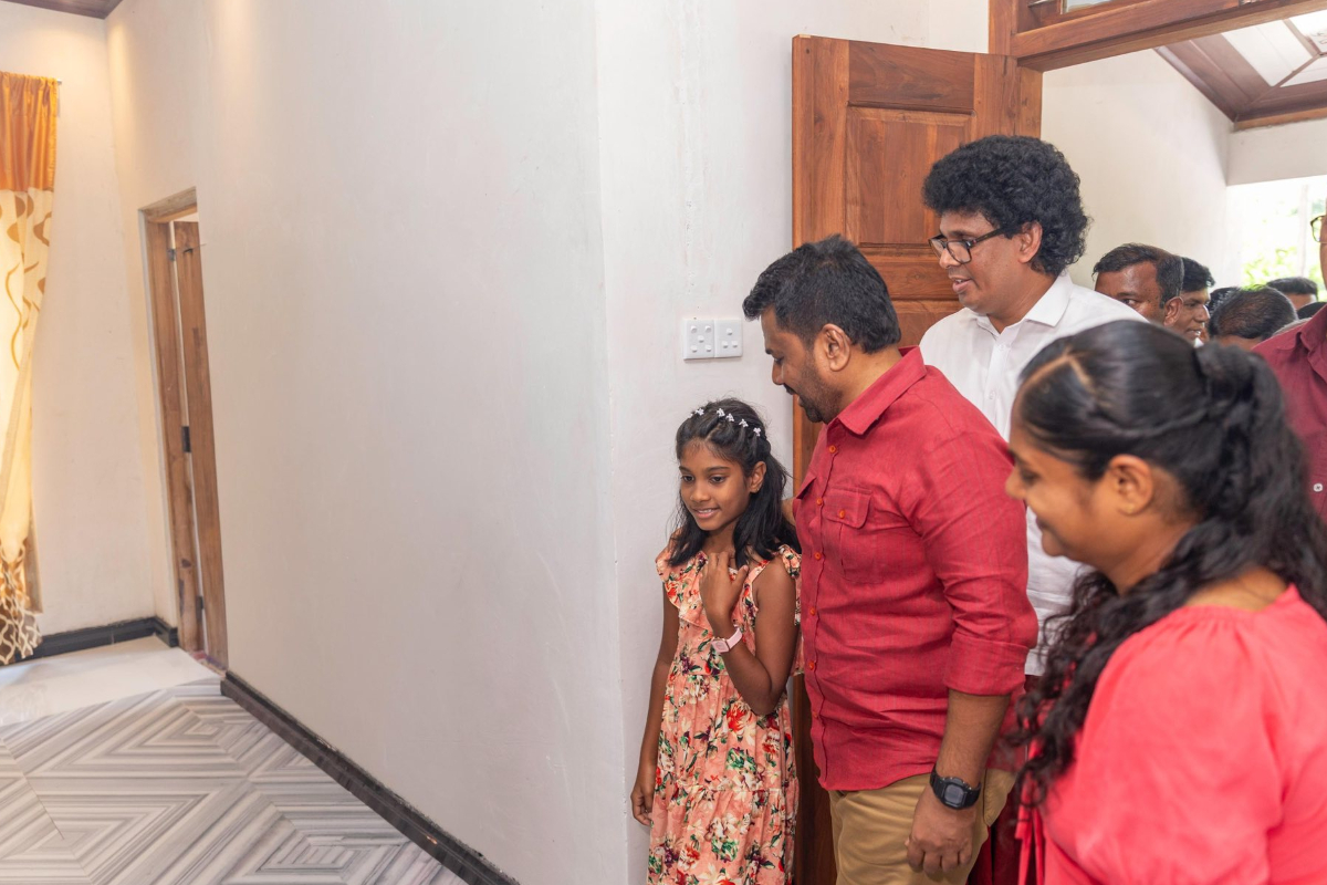 டித்வா சூறாவளியால் பாதிக்கப்பட்ட பயனாளியின் நிர்மாணிக்கப்பட்ட வீட்டில் வைத்து அநுர புத்தாண்டு கொண்டாட்டம் | Happy New Year Celebration டித்வா சூறாவளியால் பாதிக்கப்பட்ட பயனாளியின் நிர்மாணிக்கப்பட்ட வீட்டில் வைத்து அநுர புத்தாண்டு கொண்டாட்டம் | Happy New Year Celebration