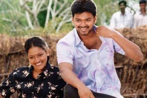அவர் தான் ஜெயிப்பார்..உஷாரா இருங்க விஜய் அண்ணா!! தளபதியின் தங்கை ஓபன் டாக்.. | Karur Stampede Actress Mallika Support Tvk Vijay