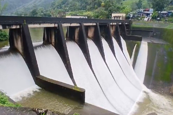 அவிசாவளை - ஹன்வெல்லா மக்கள் உடனடியாக வெளியேற அறிவுறுத்தல் | Kelani River Flood Risk Rises Dams Release Water