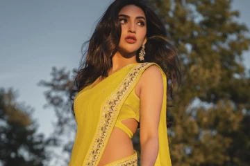 22 வயதில் முன்னணி ஹீரோயினாக வலம் வரும் ஸ்ரீலீலா சேலையில் அழகிய போட்டோஷூட்