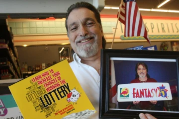 அதிர்ஷ்ட தேவியை 7 முறை கண்ட பாக்யவான்! லொட்டரியில் வெல்லும் ரகசியம் உடைத்த நபர்