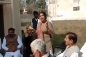 டெல்லியில் போராடும் விவசாயிகளுக்கு மது கொடுத்து உதவுங்கள் - முக்கிய பெண் அரசியல் பிரமுகரின் சர்ச்சை பேச்சு!