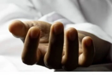 නාඳුනන පුද්ගලයෙකුගේ මළ සිරුරක් හමු වෙයි.