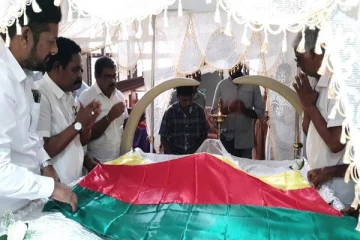 கட்சியின் கொடி போர்க்கப்பட்டு மாவைக்கு அஞ்சலி