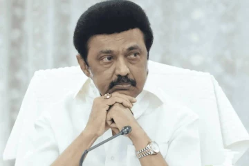 தபால் வாக்கு: திமுக முக்கிய அமைச்சர்கள் பின்னடைவு