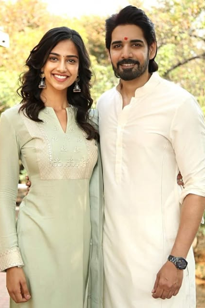 மாதம் ஒரு கிசுகிசு பரப்புவீங்களா.. நடிகை மீனாட்சி சவுத்ரி திருமணம் பற்றி பரவிய தகவல் | Is Meenakshi Chaudhary In Relationship With Actor மாதம் ஒரு கிசுகிசு பரப்புவீங்களா.. நடிகை மீனாட்சி சவுத்ரி திருமணம் பற்றி பரவிய தகவல் | Is Meenakshi Chaudhary In Relationship With Actor