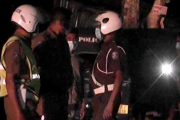 නිවස පෙනි පෙනී අවසන් ගමන් ගිය තරුණයා..(CCTV VIDEO)