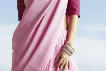 தவறான ஆடை அணிந்து பாடசாலை சென்ற ஆசிரியருக்கு நேர்ந்த கதி