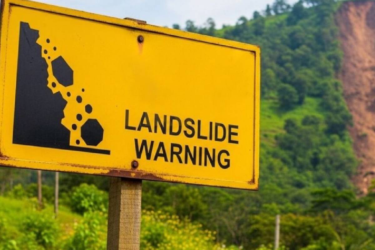 எட்டு மாவட்டங்களுக்கு மண்சரிவு எச்சரிக்கை | Landslide Warning Upcountry 8 District