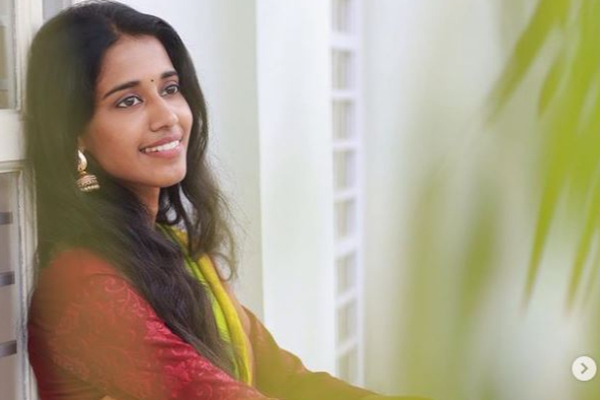 சூப்பர் சிங்கர் பிரியங்காவின் அம்மாவை பார்த்ததுண்டா? எப்படி இருக்கின்றார்னு பாருங்க! தீயாய் பரவி வரும் புகைப்படம் | Super Singer Priyanka Mom Photos