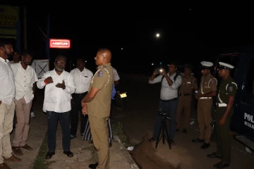 முல்லைத்தீவில் தடுத்து நிறுத்தப்பட்ட ரணிலுக்கு ஆதரவான கவனயீர்ப்பு நடவடிக்கை