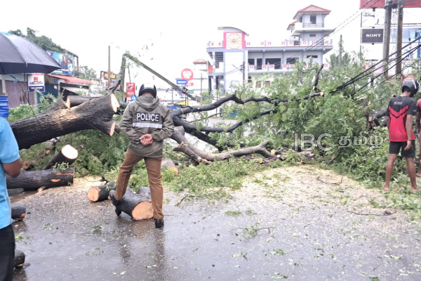 சீரற்ற காலநிலையினால் வடக்கு - கிழக்கில் தொடரும் பாதிப்புகள் | Due To Unfavourable Weather Conditions North East சீரற்ற காலநிலையினால் வடக்கு - கிழக்கில் தொடரும் பாதிப்புகள் | Due To Unfavourable Weather Conditions North East