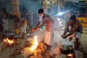 யாழ்.தொண்டைமானாறு செல்வச்சந்நிதி ஆலய வருடாந்த ஆனிப்பொங்கல்(Video)