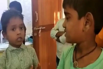 ‘’சார் , இவன பிடிச்சு ஜெயில்ல போடுங்க சார் ‘’  -  காவல் நிலையத்தை  முற்றுகையிட்ட  சிறுவர்கள் - வைரலாகும் வீடியோ