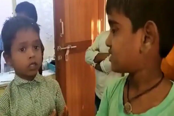 ‘’சார் , இவன பிடிச்சு ஜெயில்ல போடுங்க சார் ‘’  -  காவல் நிலையத்தை  முற்றுகையிட்ட  சிறுவர்கள் - வைரலாகும் வீடியோ - தமிழ்நாடு